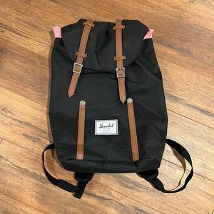 Herschel retreat backpack